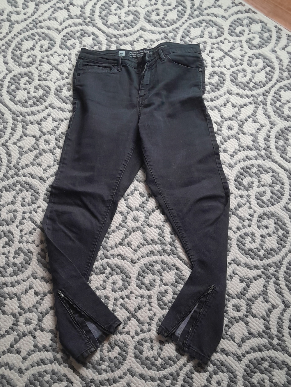 Women’s Black Skinny Jeans with Ankle Zips